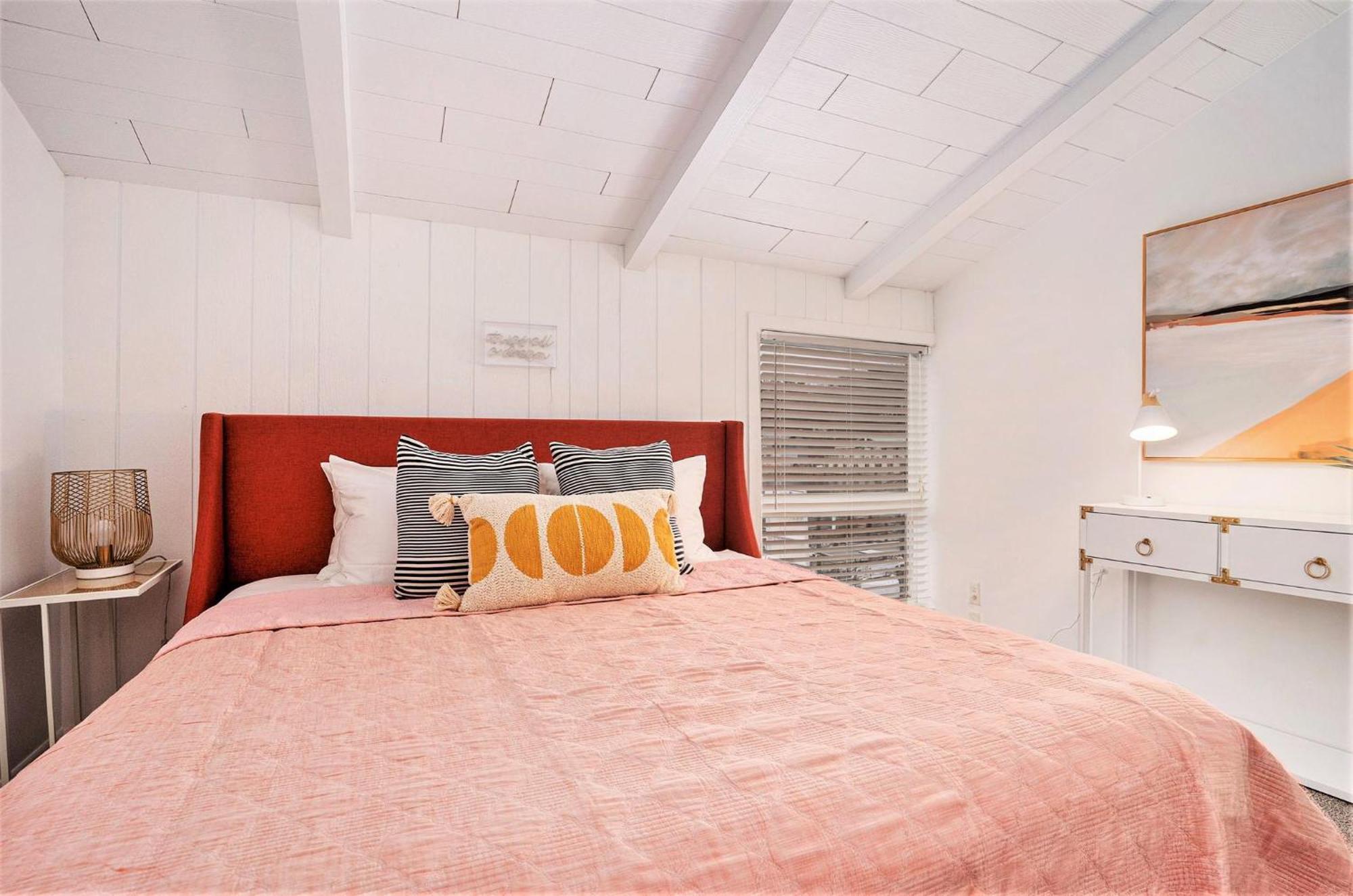 Riverside Suites - Unit A เซากาทัค ภายนอก รูปภาพ